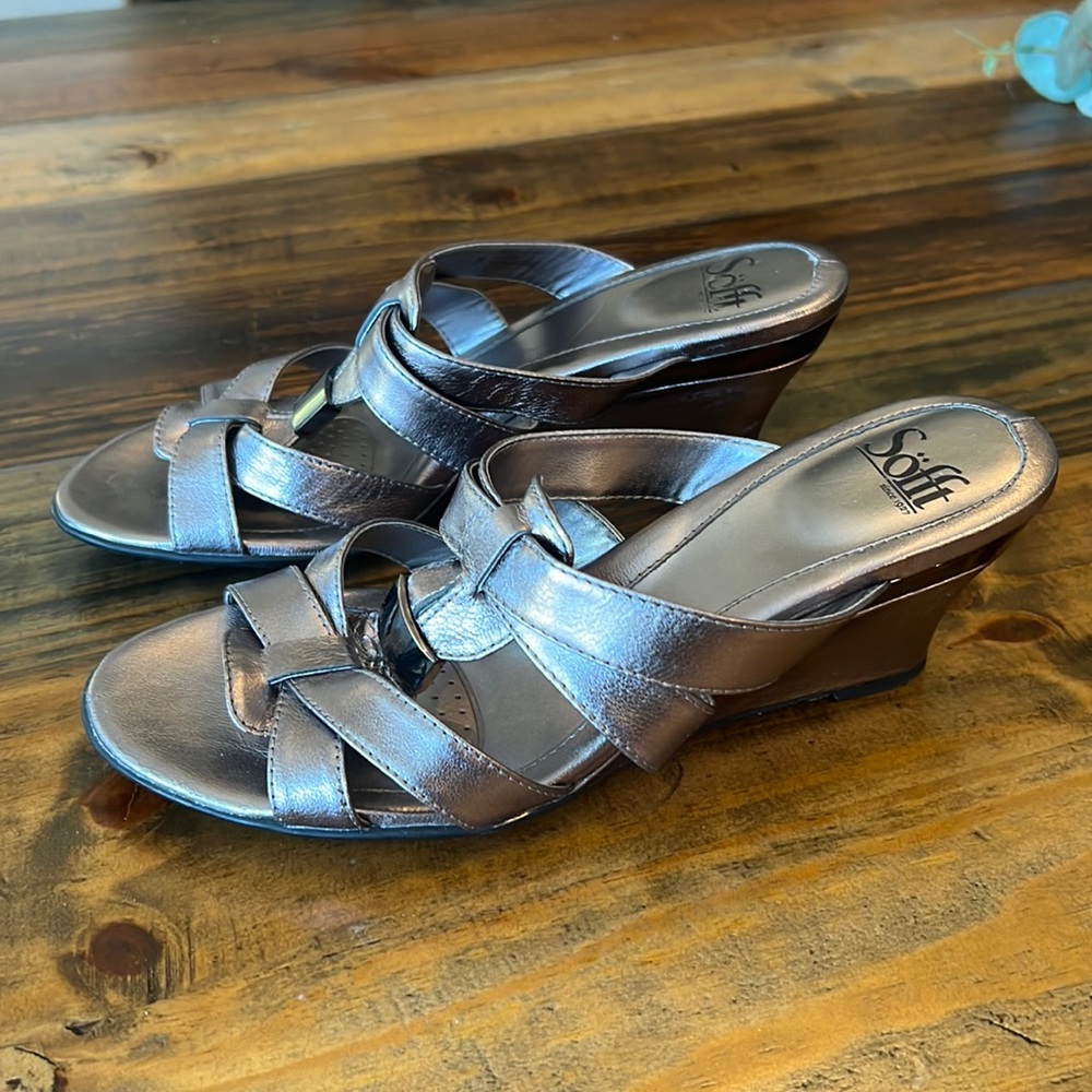 Sofft Leather Metalic Wedge Sandals